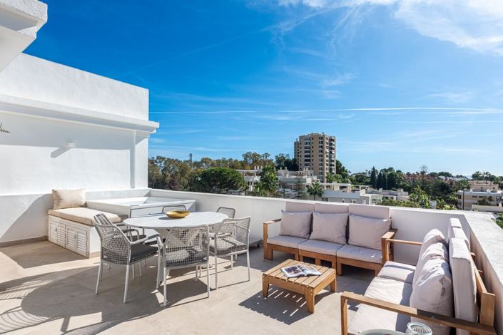 Image No.1-4 Bed Villa for sale