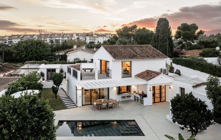 Image No.1-5 Bed Villa for sale