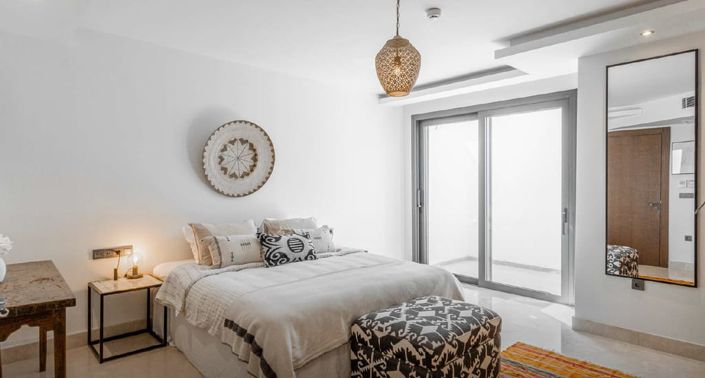 Image No.20-8 Bed Villa for sale