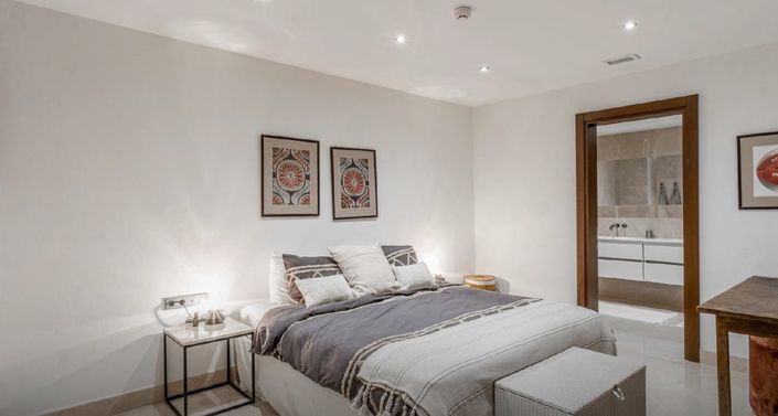 Image No.22-8 Bed Villa for sale