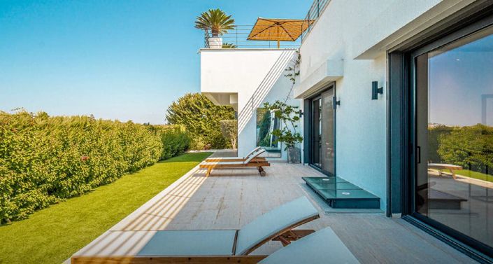 Image No.8-8 Bed Villa for sale