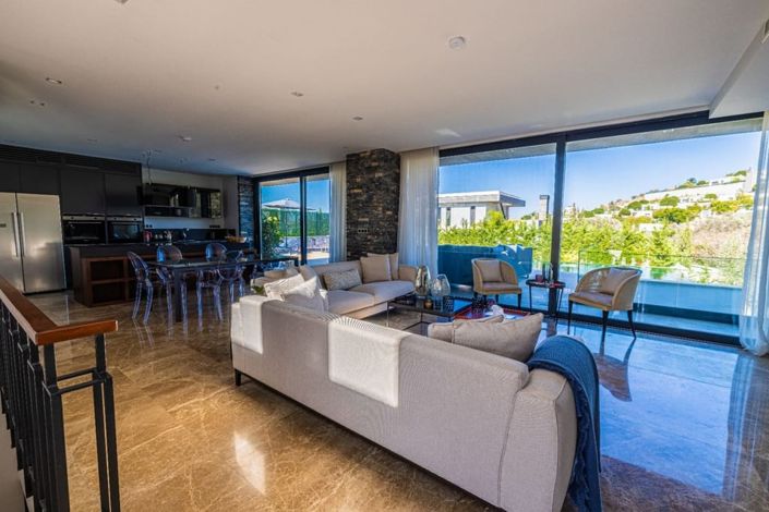 Image No.10-5 Bed Villa for sale