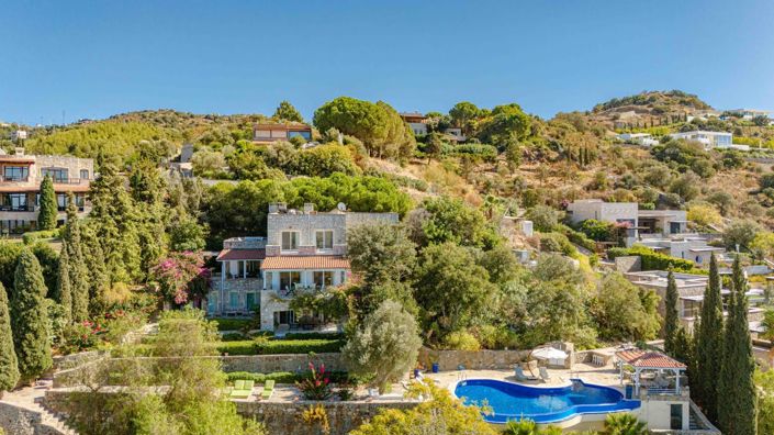 Image No.2-6 Bed Villa for sale