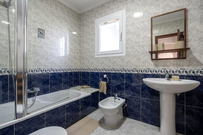 Image No.24-4 Bed Villa for sale