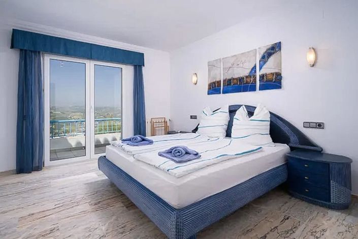 Image No.20-3 Bed Villa for sale