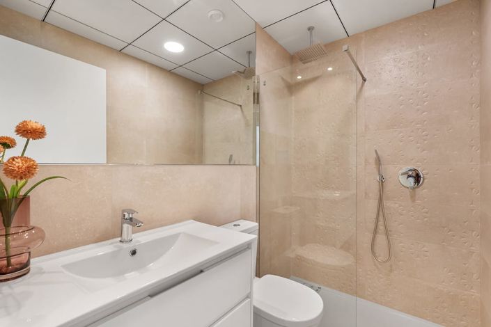 Image No.20-3 Bed Apartment for sale