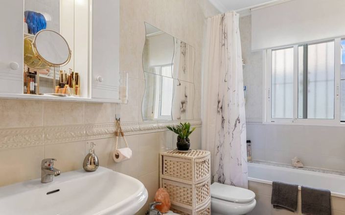 Image No.16-6 Bed Villa for sale