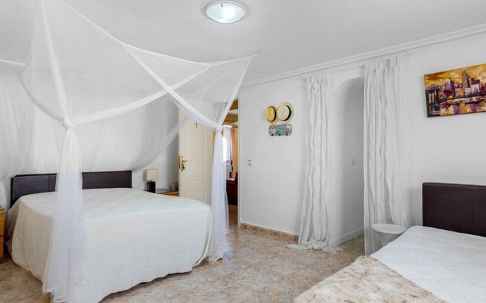 Image No.17-6 Bed Villa for sale