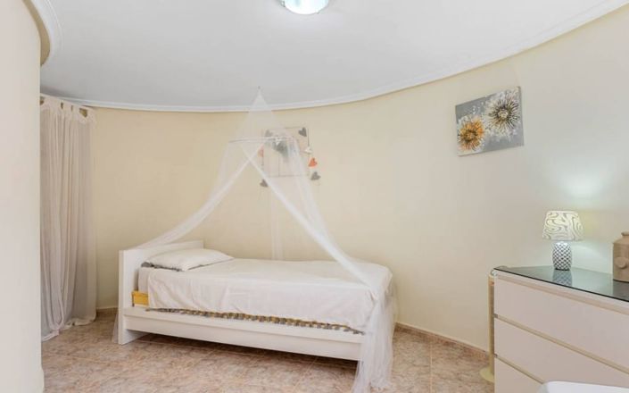 Image No.18-6 Bed Villa for sale