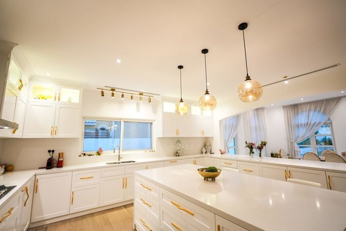 Image No.10-5 Bed Villa for sale