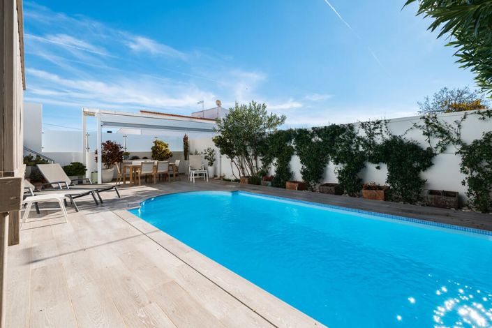 Image No.3-4 Bed Villa for sale