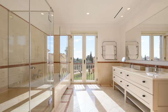 Image No.15-3 Bed Villa for sale