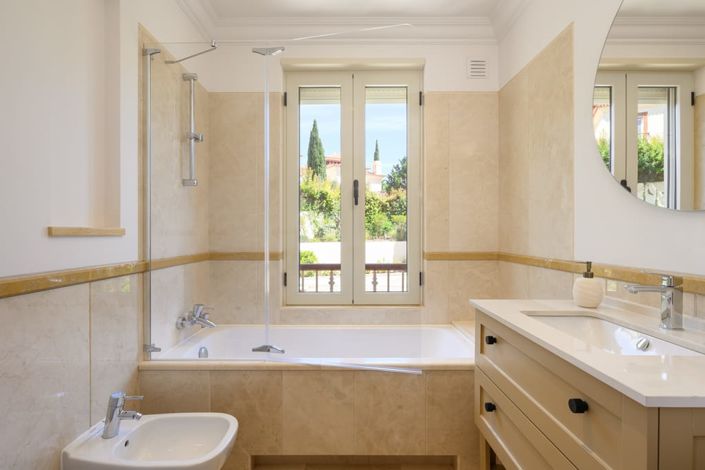 Image No.18-3 Bed Villa for sale