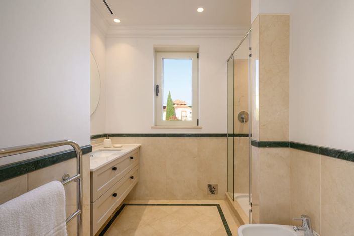 Image No.20-3 Bed Villa for sale