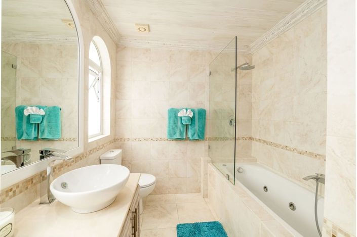 Image No.19-6 Bed Villa for sale