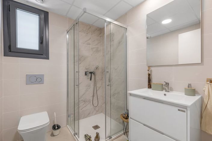 Image No.21-2 Bed Apartment for sale