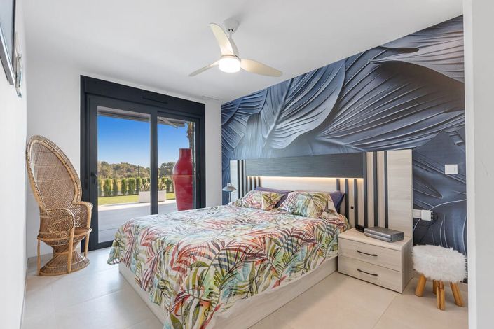 Image No.22-2 Bed Apartment for sale
