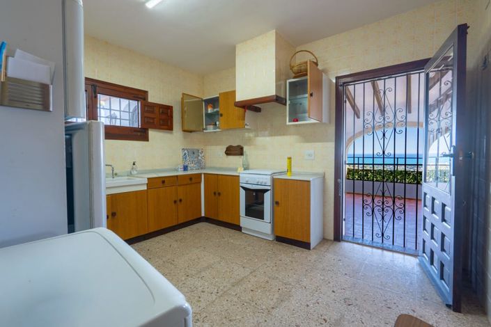 Image No.18-4 Bed Villa for sale
