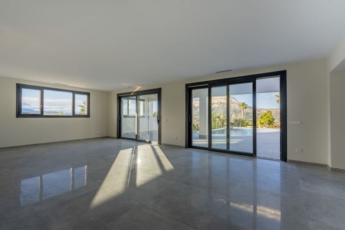 Image No.15-3 Bed Villa for sale