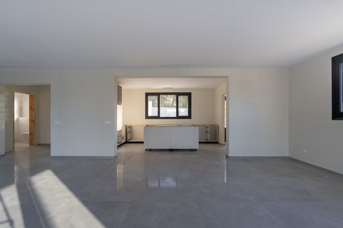 Image No.17-3 Bed Villa for sale