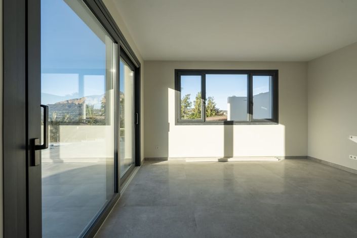 Image No.25-3 Bed Villa for sale