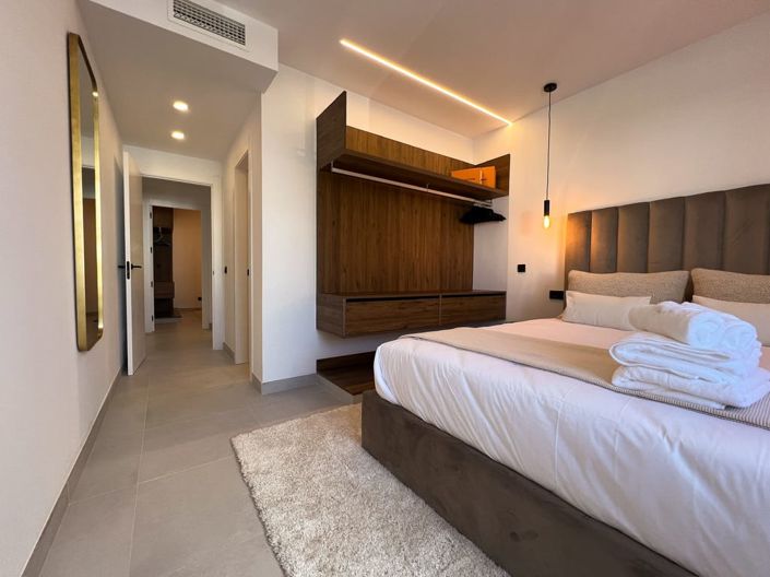 Image No.24-3 Bed Apartment for sale