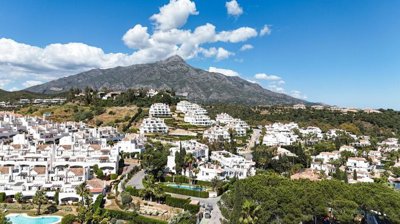 marbella-townhouse-esmarv396-4