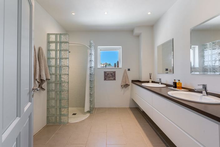Image No.27-6 Bed Villa for sale