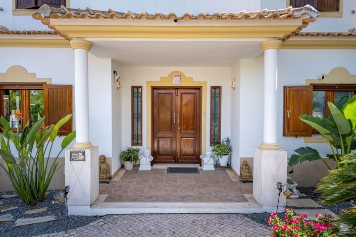 Image No.10-4 Bed Villa for sale