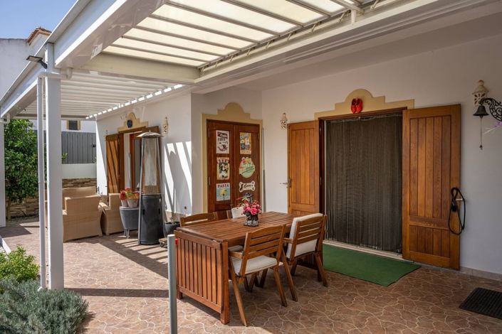 Image No.3-4 Bed Villa for sale