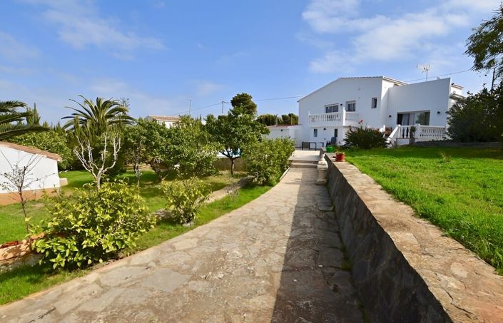 Image No.3-Villa de 5 chambres à vendre à Alicante