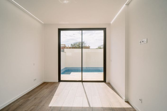Image No.20-3 Bed Villa for sale