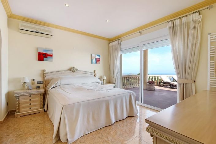 Image No.12-4 Bed Villa for sale