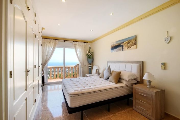 Image No.19-4 Bed Villa for sale