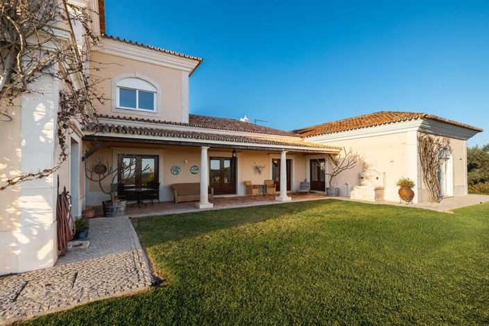 Image No.3-8 Bed Villa for sale