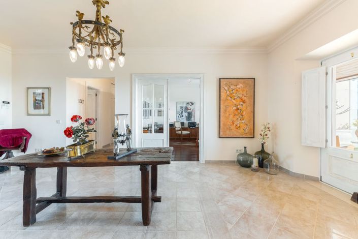 Image No.8-8 Bed Villa for sale
