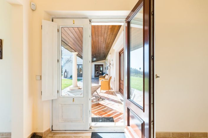 Image No.9-8 Bed Villa for sale