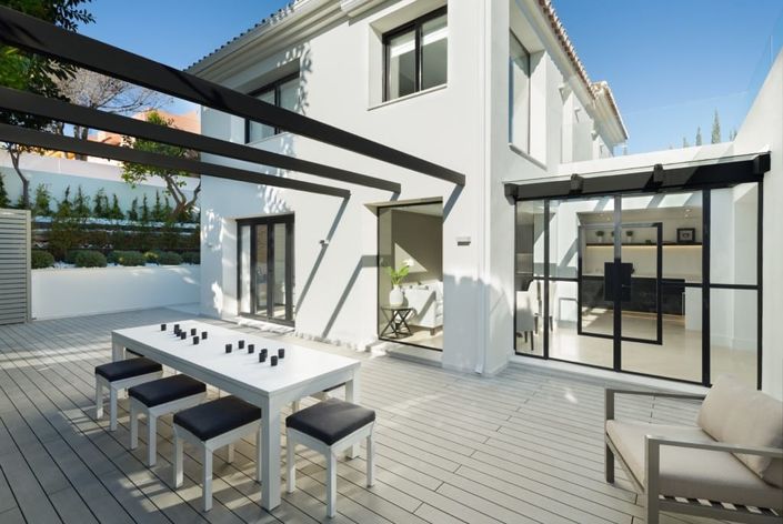Image No.2-5 Bed Villa for sale