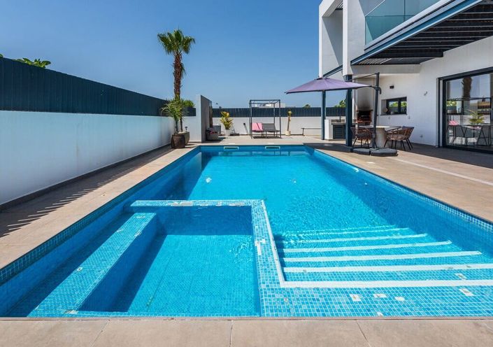 Image No.3-3 Bed Villa for sale
