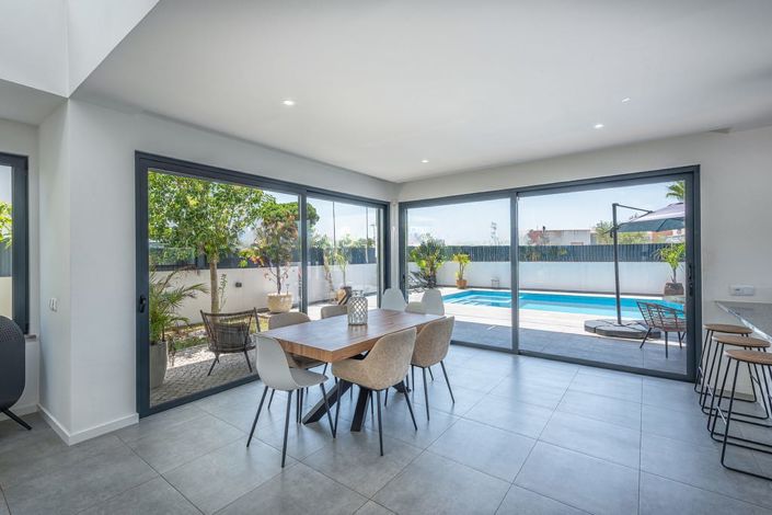 Image No.6-3 Bed Villa for sale
