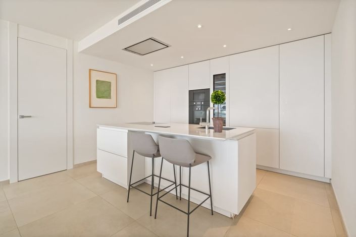 Image No.10-5 Bed Apartment for sale