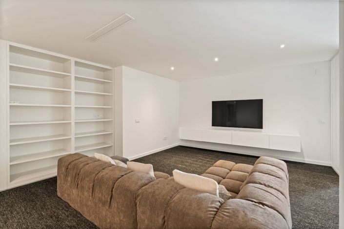 Image No.13-5 Bed Apartment for sale