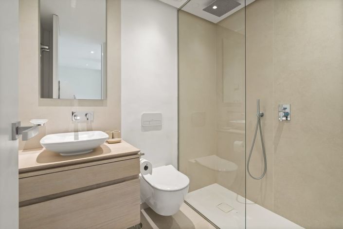 Image No.18-5 Bed Apartment for sale