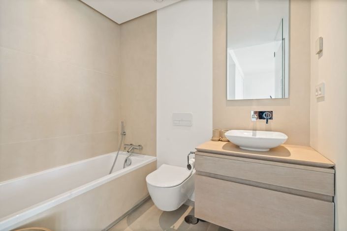 Image No.21-5 Bed Apartment for sale