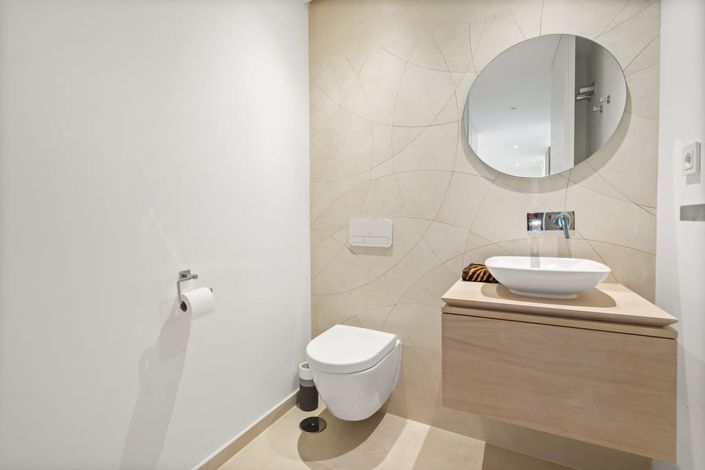 Image No.24-5 Bed Apartment for sale