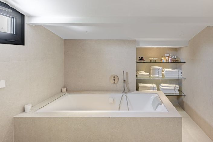 Image No.20-3 Bed Apartment for sale