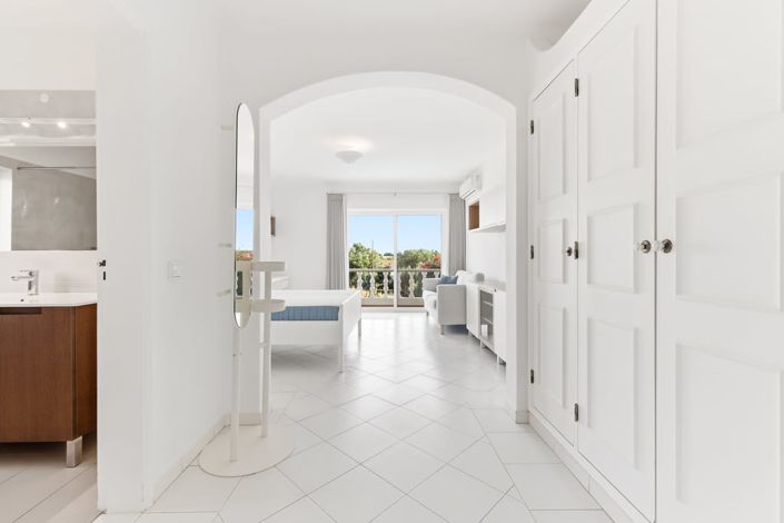Image No.19-6 Bed Villa for sale