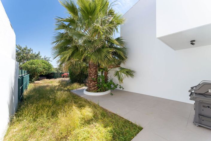 Image No.10-2 Bed Villa for sale