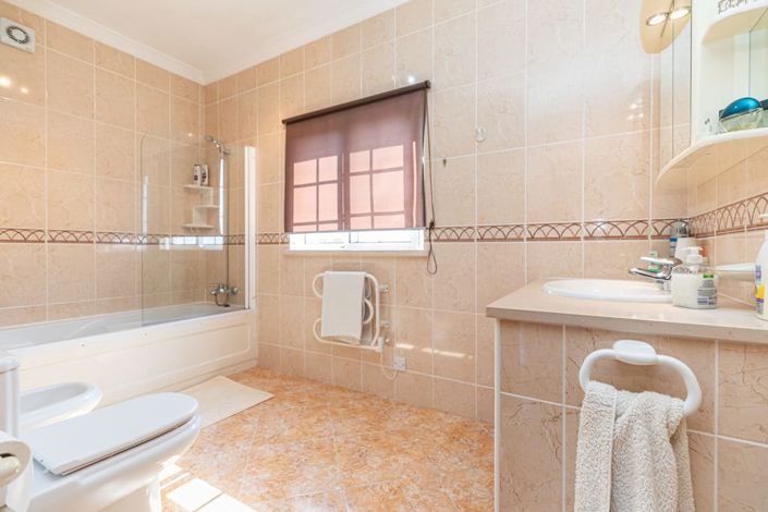Image No.18-3 Bed Villa for sale