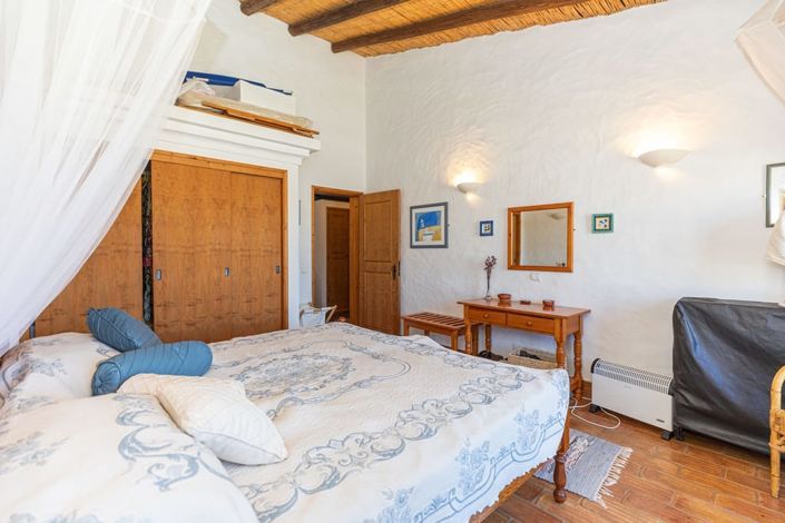 Image No.25-4 Bed Villa for sale